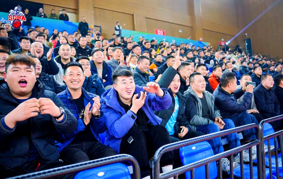 大发彩票-包含山东男篮客场获胜,展现出色的团队合作精神的词条